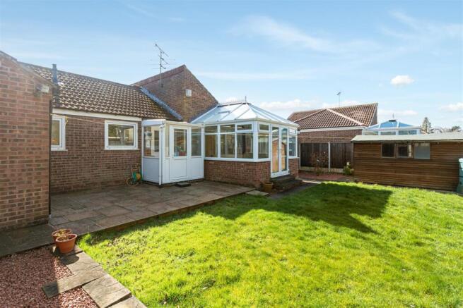 3 bed property, in Farmstead Rise, £380,000