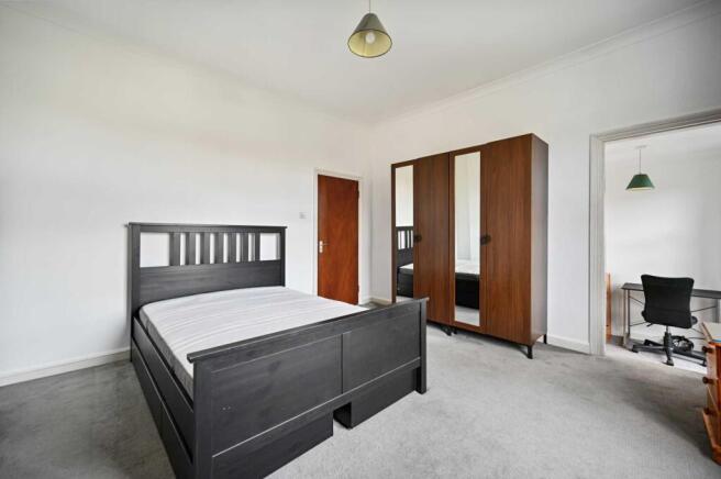 1 bed property, in Lime Grove, £350,000