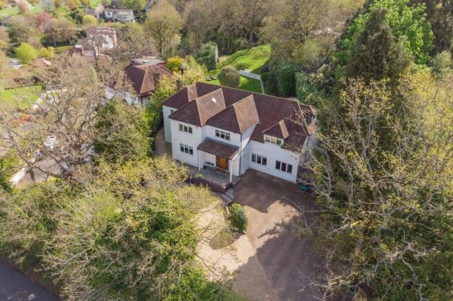 5 bed property, in Holtspur Top Lane, £1,675,000