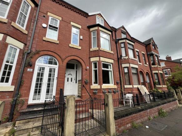 5 bed property, in Haworth Road, £300,000