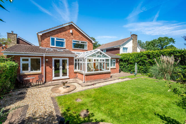 4 bed property, in Willow Green, £700,000
