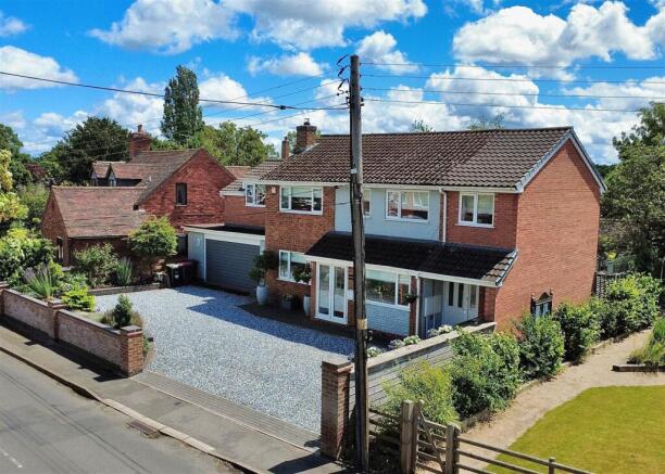 5 bed property, in Birmingham Road, £700,000
