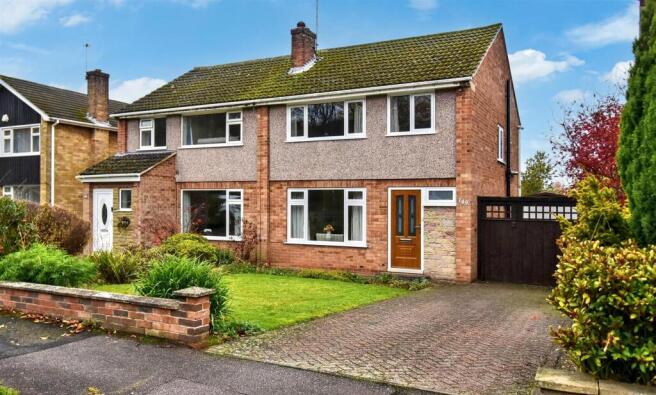 3 bed property, in Portreath Drive, £275,000