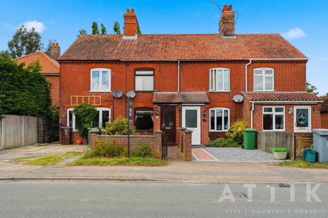 3 bed property, in Middletons Lane, £230,000