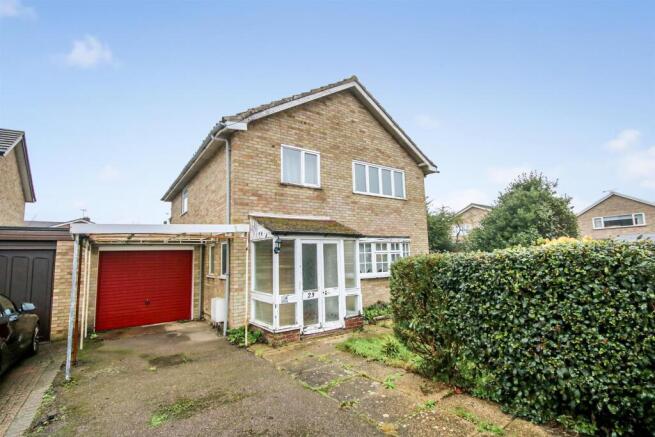 3 bed property, in Penryn Close, £325,000