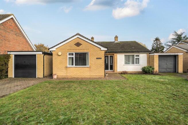 3 bed property, in Bush Lane, £599,950