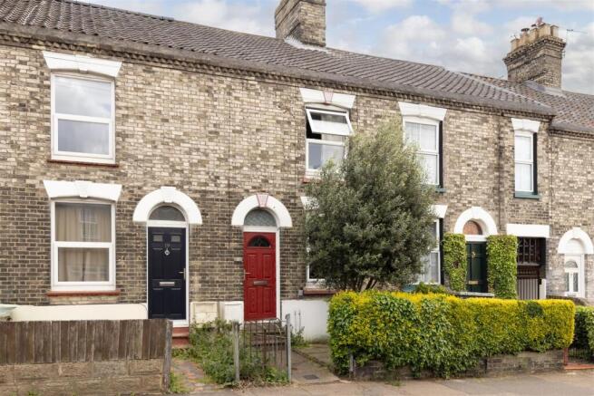 2 bed property, in Sprowston Road, £195,000