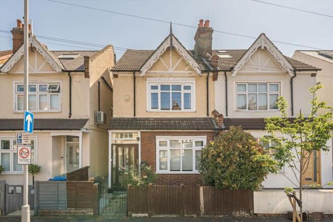 3 bed property, in Mount Road, £535,000