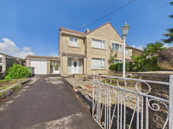 3 bed property, in Lucinda, £425,000