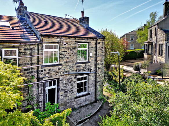 2 bed property, in Clarke Street, £210,000