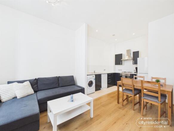 1 bed property, in Madison Square, £110,000