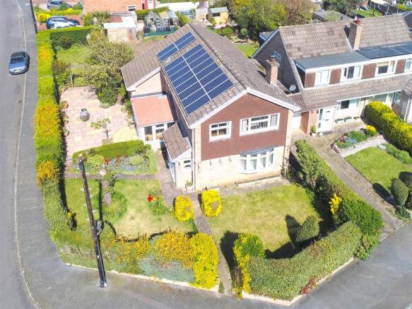 5 bed property, in Lythwood Road, £400,000