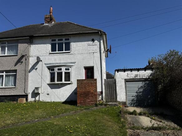 2 bed property, in Belle Vue, £89,950