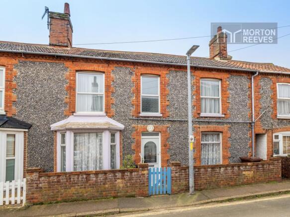 2 bed property, in Salisbury Road, £250,000