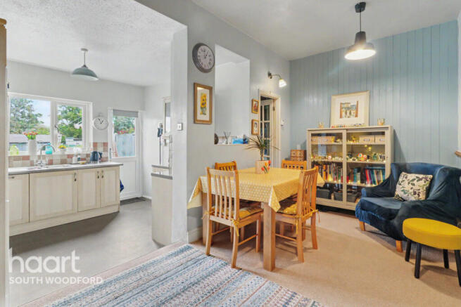 3 bed property, in Winchester Road, £575,000