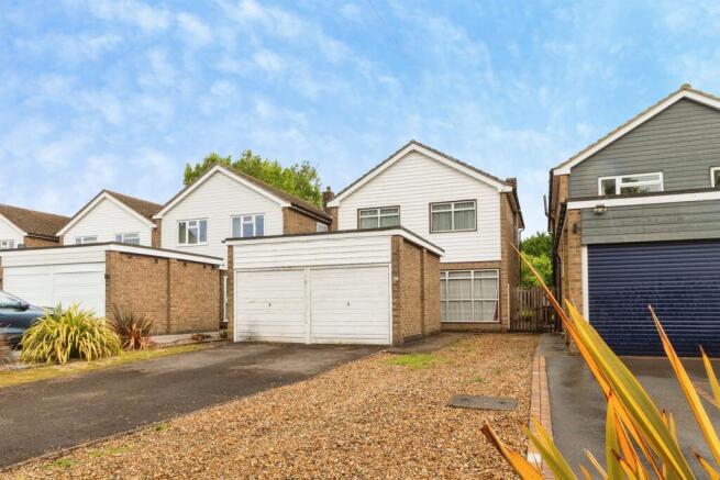 4 bed property, in London Road, £500,000