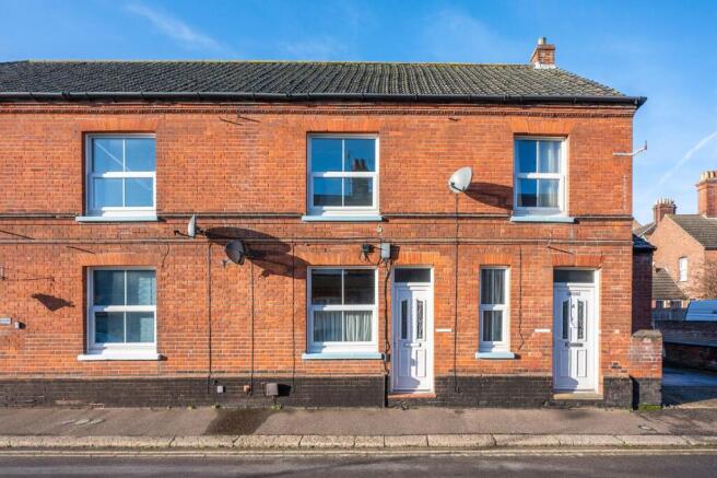 1 bed property, in Cambridge Street, £160,000