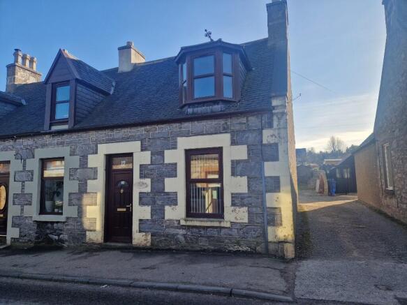 2 bed property, in 12 Macduff Place, £70,000