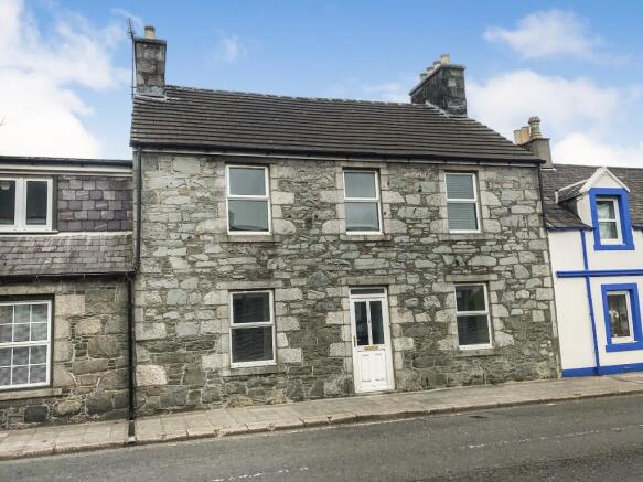 6 bed property, in Albert Street, £150,000