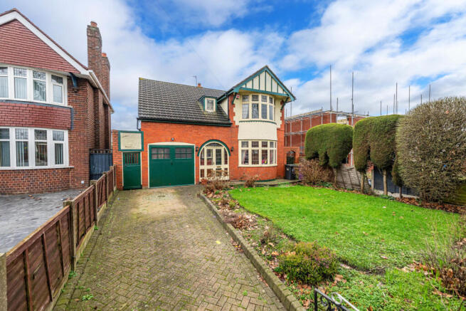 3 bed property, in Bilston Road, £305,000