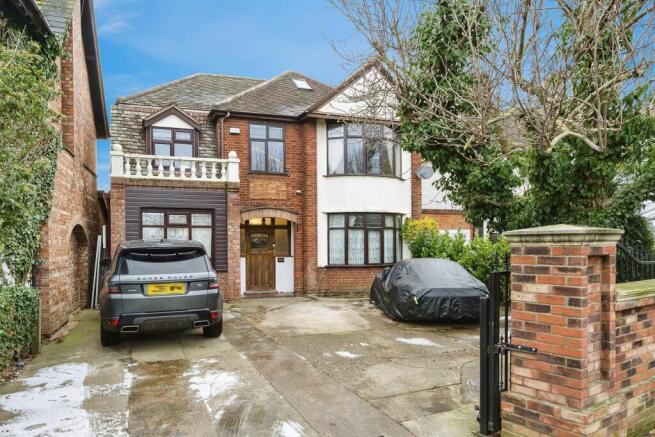 6 bed property, in Dogsthorpe Road, £600,000