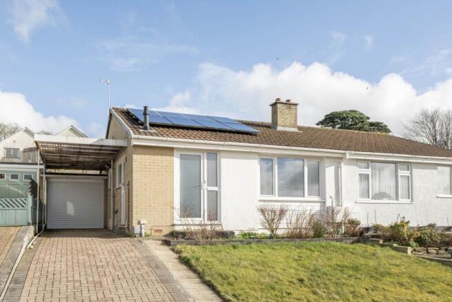 2 bed property, in Broadmead Callington, £230,000