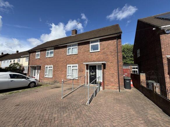 3 bed property, in Eaton Valley Road, £350,000