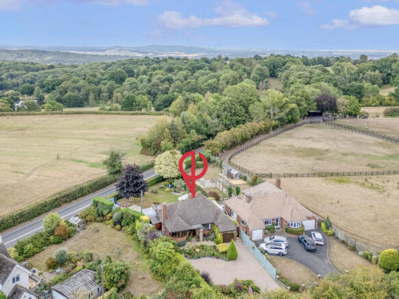 3 bed property, in Trimpley Lane, £425,000