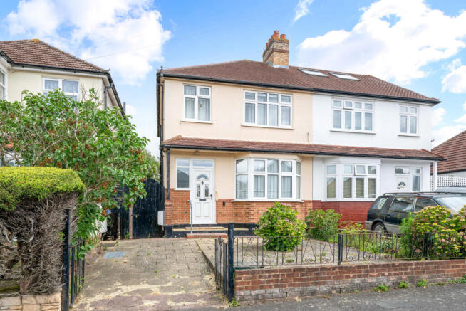 3 bed property, in Johns Lane, £575,000