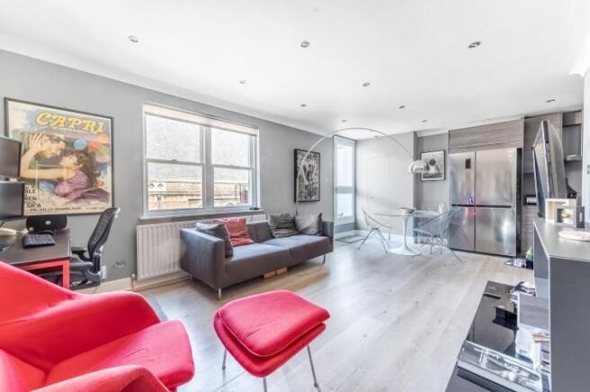 1 bed property, in Manson Place, £700,000