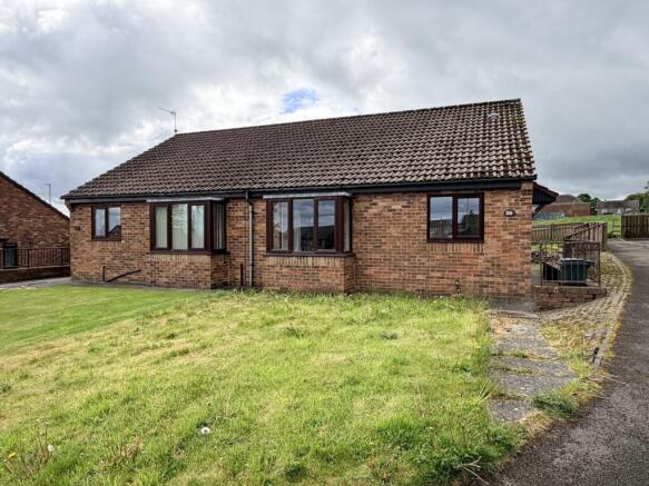 2 bed property, in Meadowcroft, £145,000