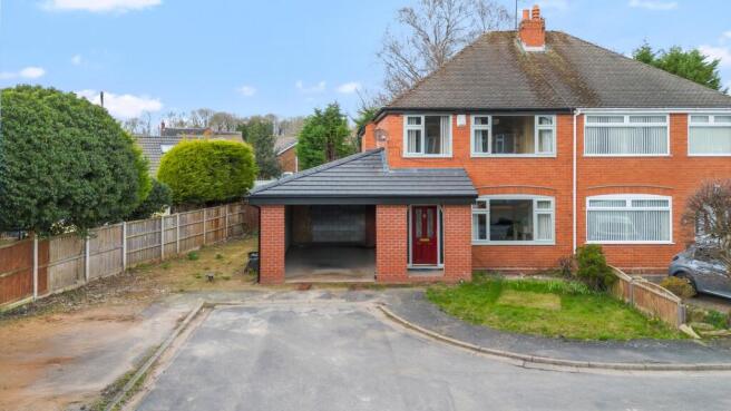 3 bed property, in Brimelow Crescent, £300,000