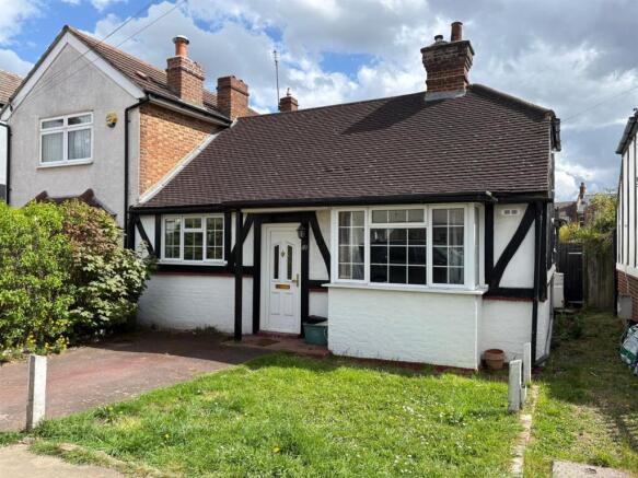 2 bed property, in Seaforth Avenue, £500,000