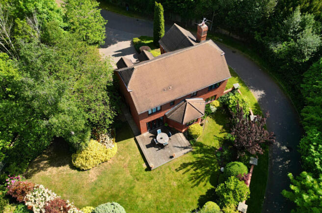 4 bed property, in Gilbert Way, £1,175,000