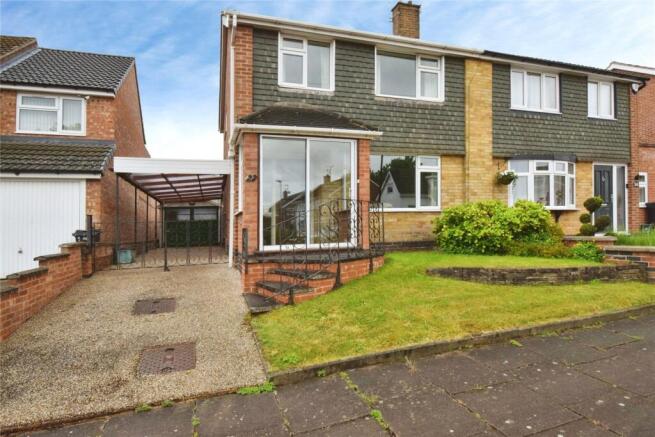 3 bed property, in Heddington Way, £260,000