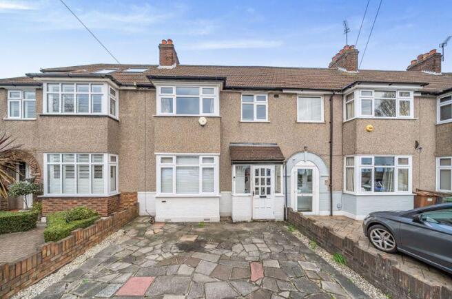 3 bed property, in Old Farm Avenue, £500,000