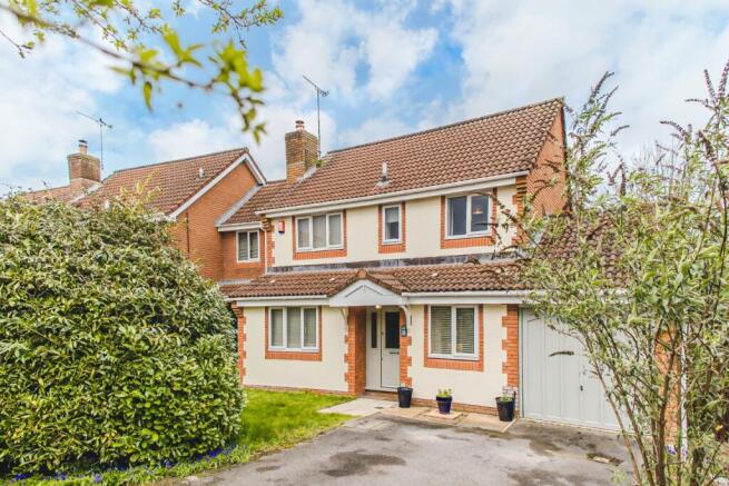 4 bed property, in Russley Close, £475,000
