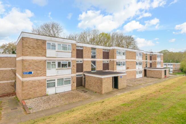 3 bed property, in Hawe Close, £180,000