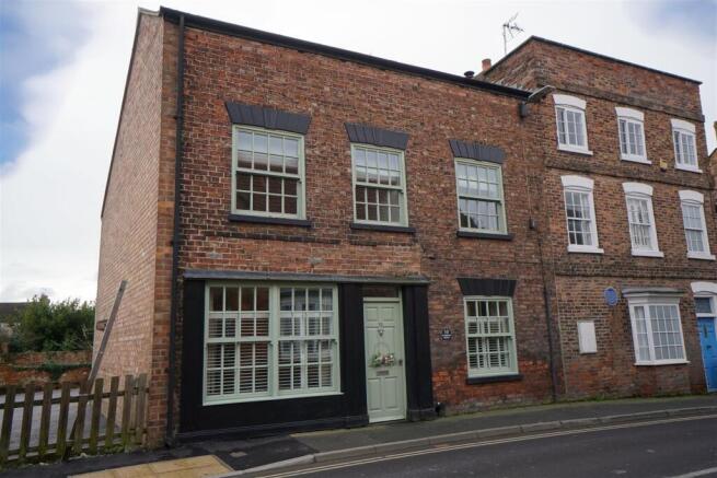 4 bed property, in Bridgegate, £425,000