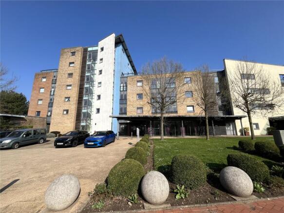 2 bed property, in Ferry Court, £139,000