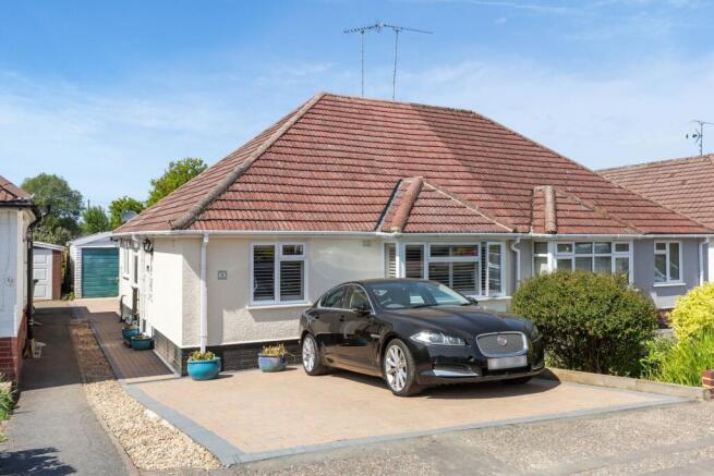 2 bed property, in Ringley Road, £450,000