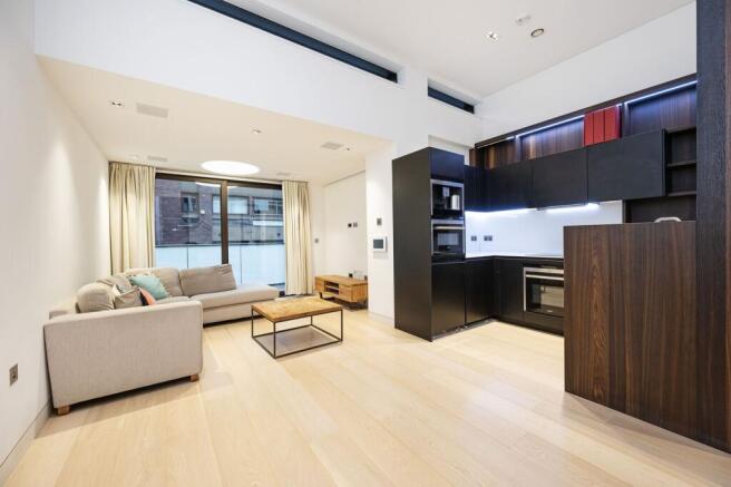 2 bed property, in Wood Street, £675,000