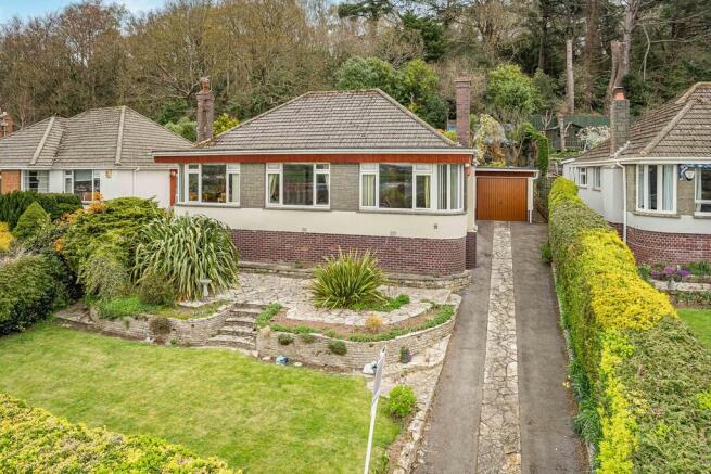3 bed property, in Lyndhurst Close, £385,000