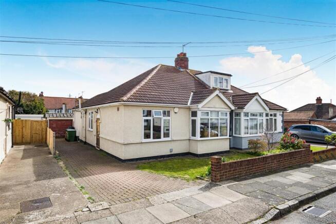 3 bed property, in Burleigh Avenue, £500,000