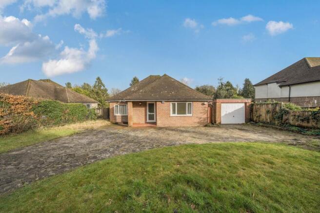 3 bed property, in Tupwood Lane, £725,000