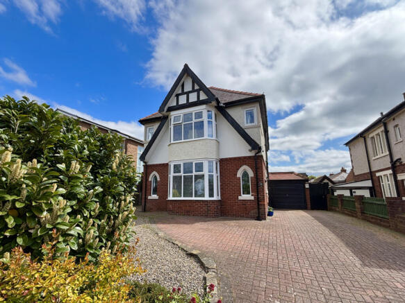 4 bed property, in South Park Drive, £379,950