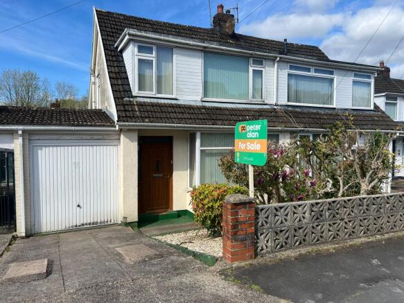 3 bed property, in St. Aiden Drive, £200,000