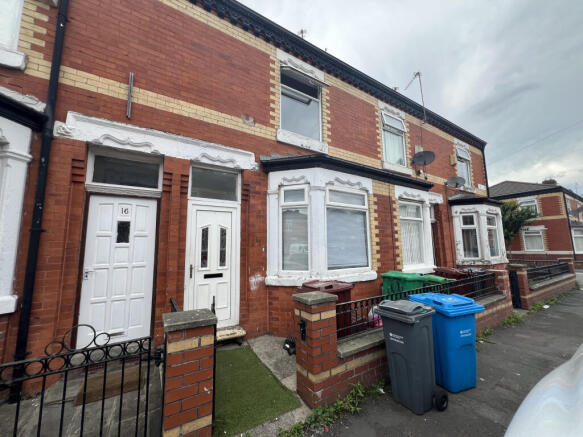 2 bed property, in Beard Road, £170,000