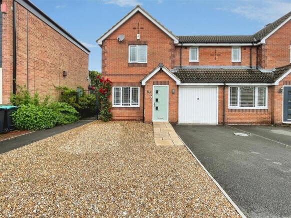 3 bed property, in Terrace Road, £250,000