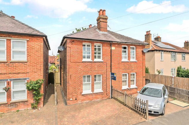 3 bed property, in Farncombe, £625,000